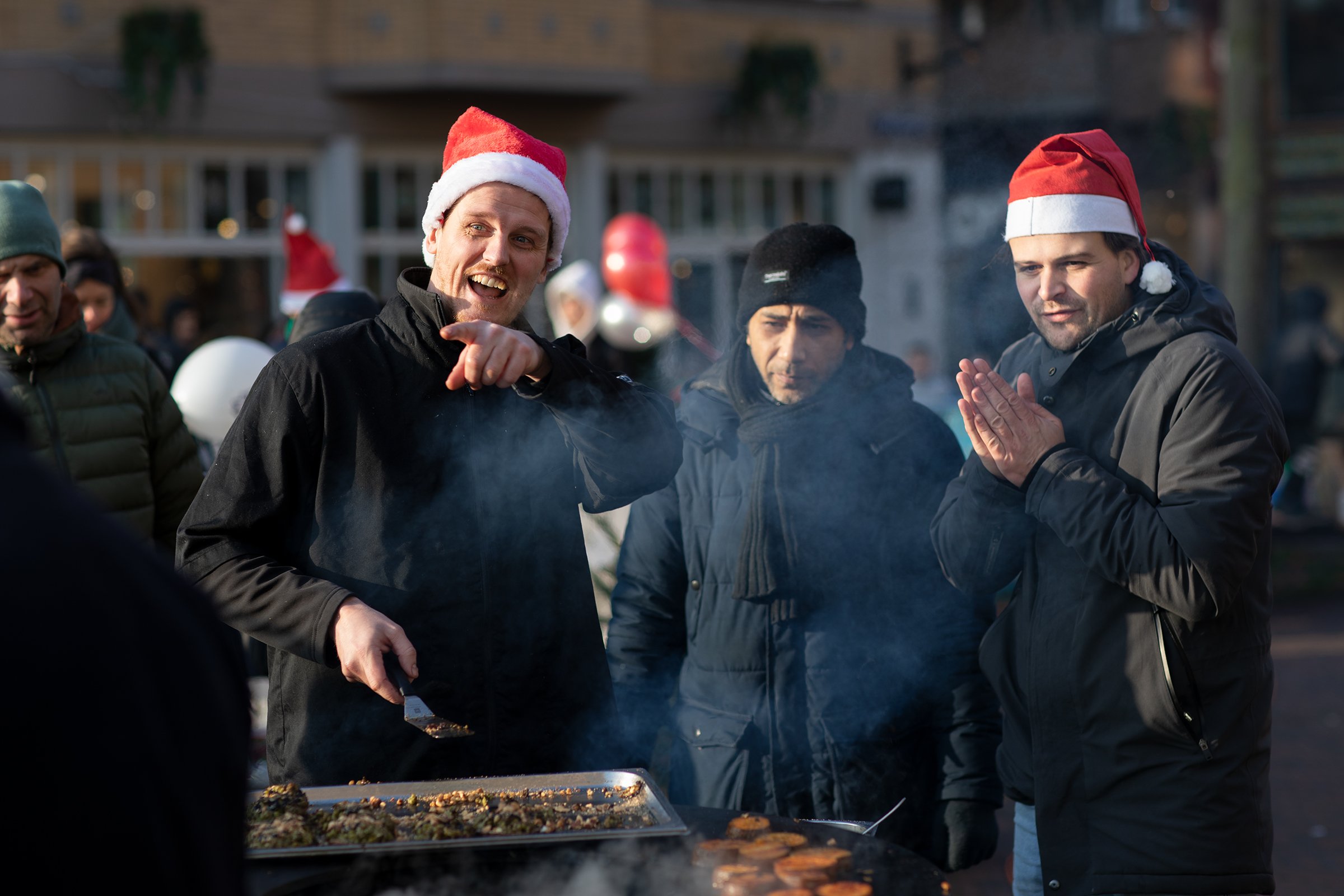 Oostpoort doet wat terug: feestelijke dag met Kerstpakketten, lokaal koor, hapjes en drankjes